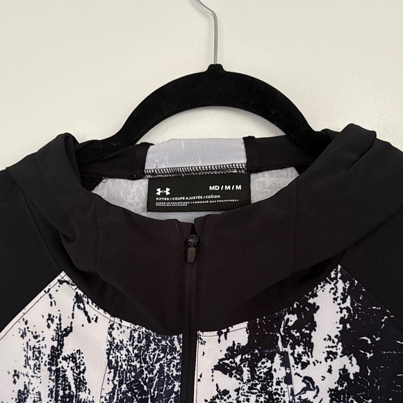 Under Armour Out Run the Storm Black and Gray Jacket M - Picture 3 of 8